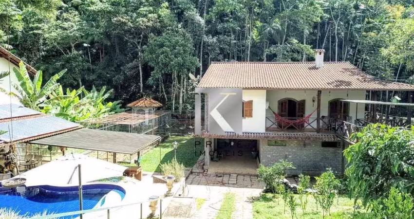 Casa com 5 dormitórios à venda, 309 m² por r$ 2.950.000,00 - carlos guinle - teresópolis/rj