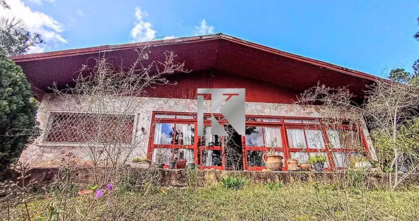 Casa com 3 dormitórios à venda, 211 m² por r$ 650.000,00 - golfe - teresópolis/rj
