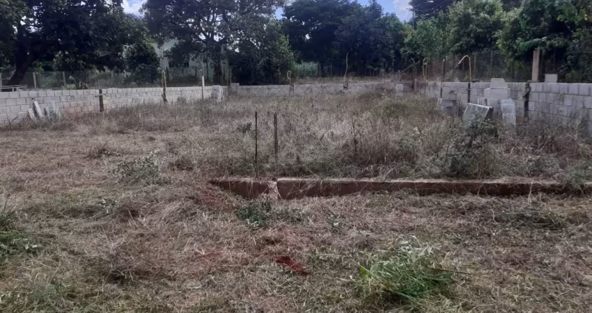 Galpão de 450m2 semi construído em lote de 1000m2 dentro da veterinária /igarapé/mg