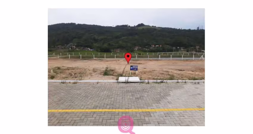 Terreno à venda na Rua Jornalista Enio Batista, Santa Luzia, Tubarão