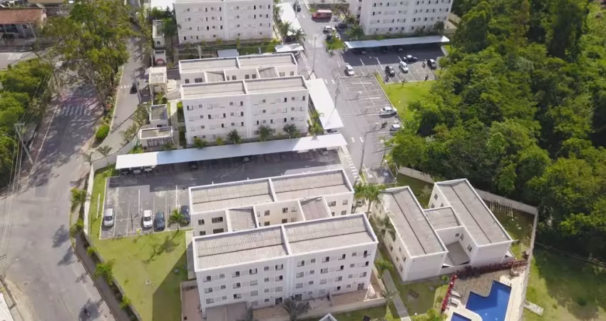 Lindo apartamento térreo com 2 dormitórios e quintal.