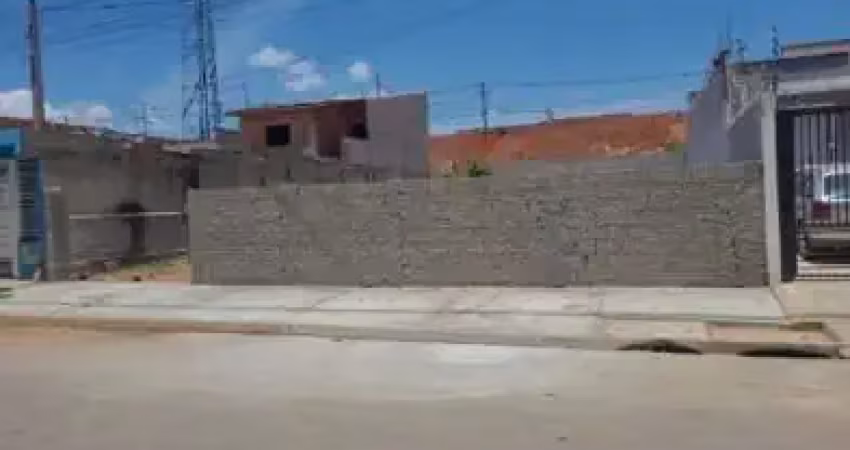 Terreno plano de 14 x 25 m no világio ipanema 2 a poucos metros da avenida ipanema.