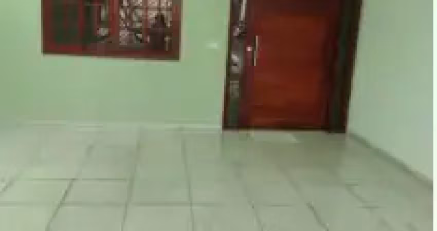 Ótima casa no jd. itapuã. 2 quartos no térreo e 1 na parte de baixo. 2 min. da av. ipanema.