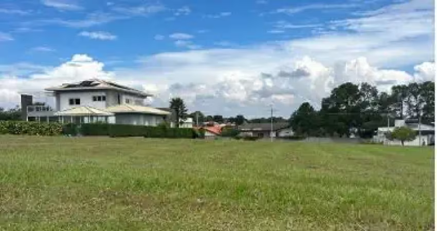 Terreno de 26 x 40 m no condomínio dacha c/ lago e muita natureza. fica a 10 min. do futuro parque cacau park.