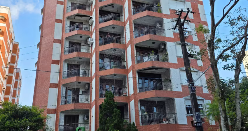 Apartamento 3 dorm, 2 suites, dep. compl, 1 vaga, à uma quadra da praia.