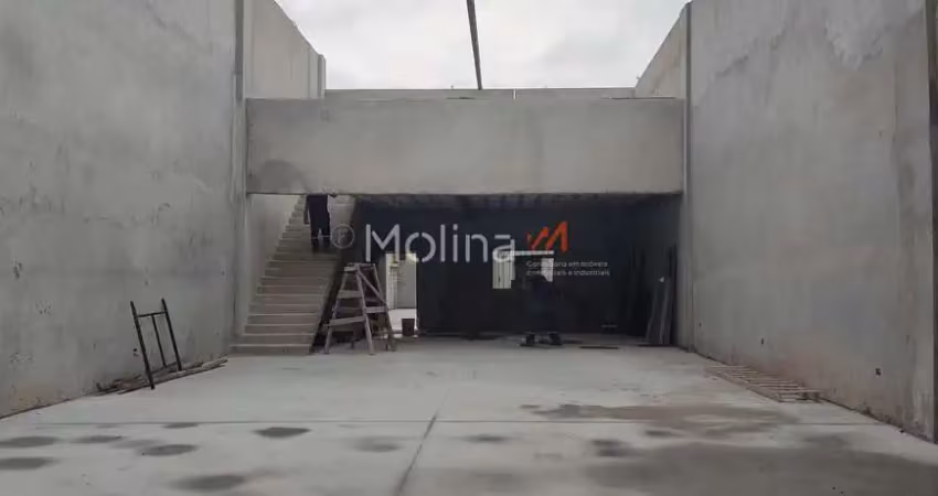 Ponto comercial para alugar na Rua Vereador Sidney da Silva Rocha, Jardim Ponte Grande, Mogi das Cruzes