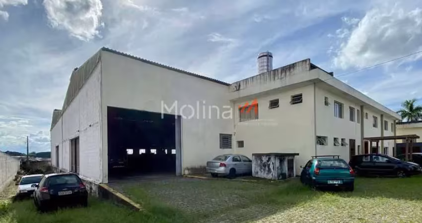 Pavilhão/galpão para alugar no bairro vila cecília - mogi das cruzes/sp