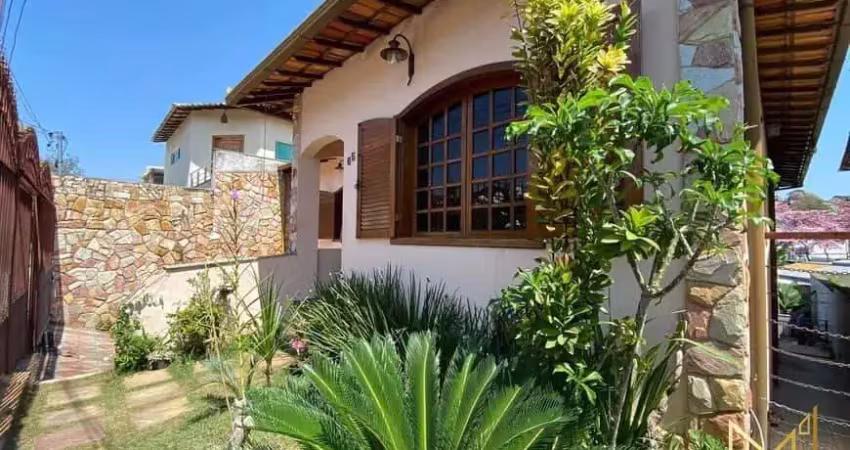 Casa com 3 quartos à venda na Rua Comandante Ary Lopes, Santa Amélia, Belo Horizonte