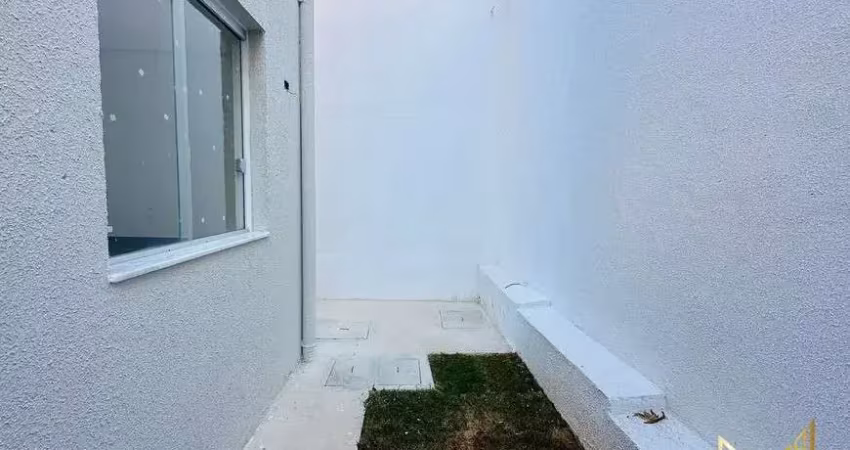 Casa com 2 quartos à venda na Rua Madre Beatriz, Planalto, Belo Horizonte