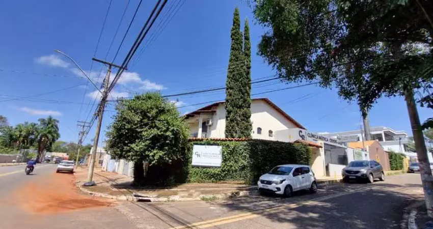 Sobrado com clínica odontológica com  355,62m² - setor sul