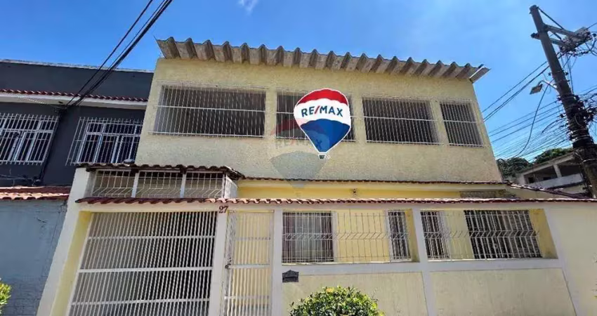 Casa com 3 quartos à venda na Rua São João de Meriti, 188, Carolina, Duque de Caxias