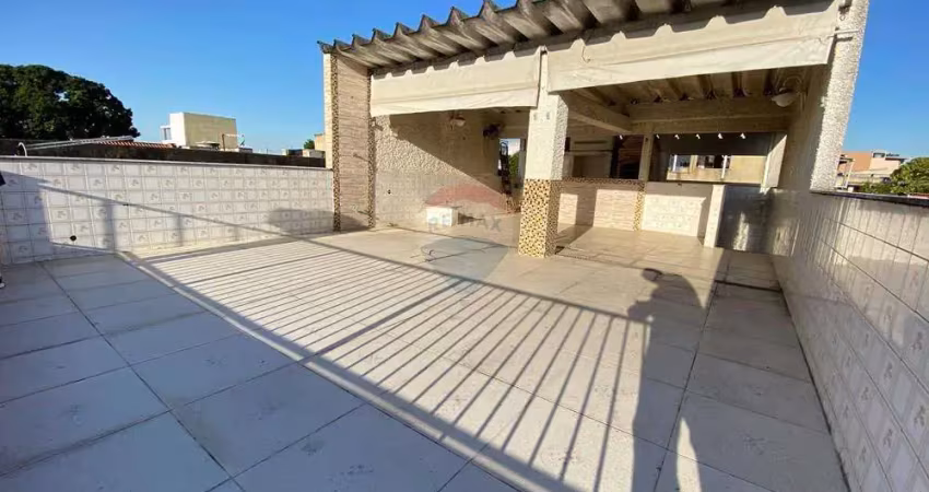 Casa duplex  com 3 quartos, sendo 01 suíte e terraço  a venda na penha-rj.