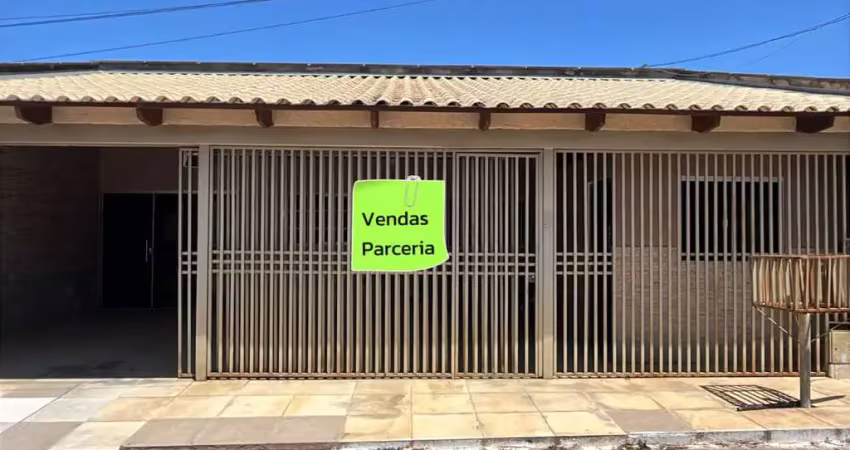 Casa com 3 quartos à venda na J2, 12, Parque das Laranjeiras, Goiânia