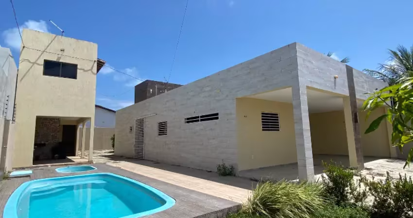 Casa na praia de carapibus, 4 quartos, sendo 2 suítes