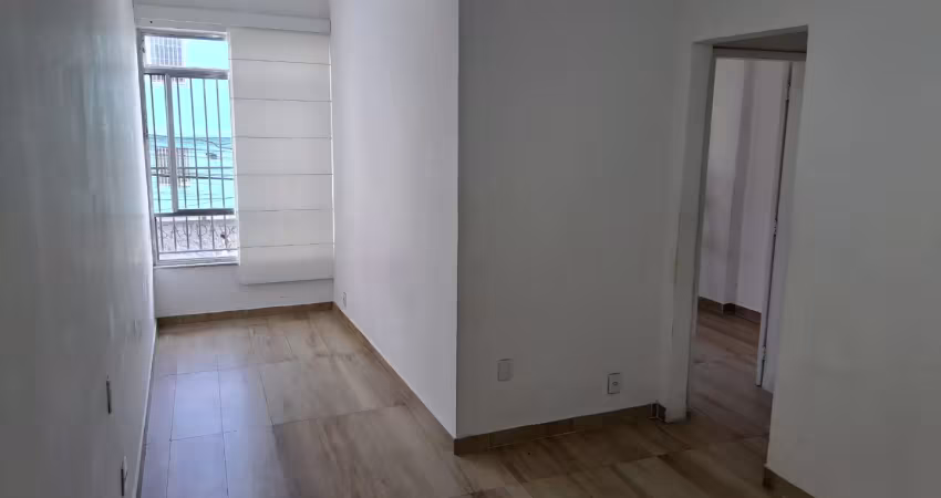 Belo quarto e sala em santa teresa colado na rua do riachuelo.