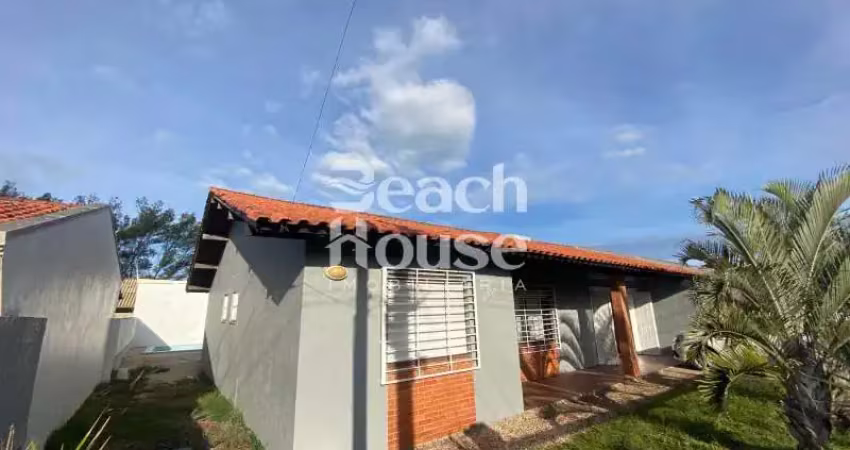 Linda e aconchegante casa com 3 dormitorios localizada na nova tramandaí!!