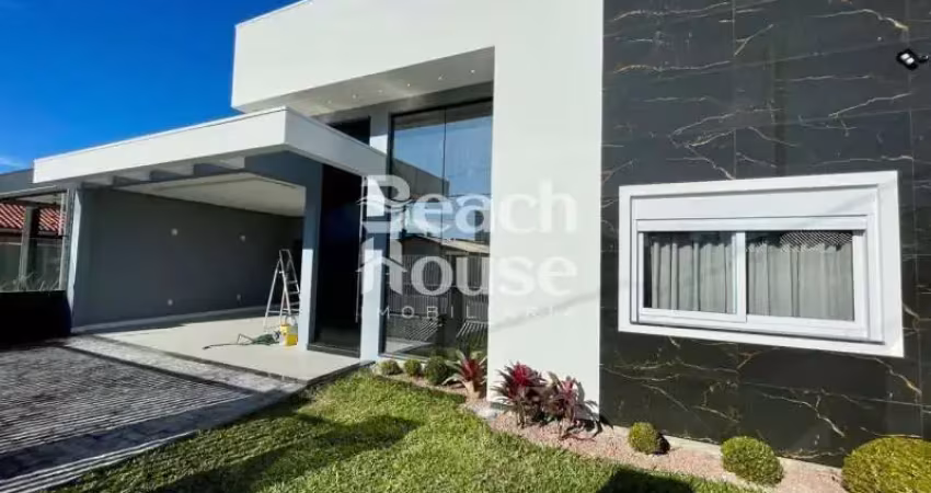 Casa exuberante com 3 suítes  no centro de tramandaí a 900m do mar!