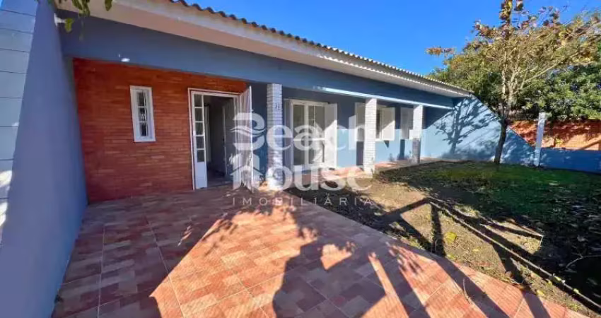 Casa de alto padrão com 3 dormitorios, localizado no bairro tramandaí sul!!!