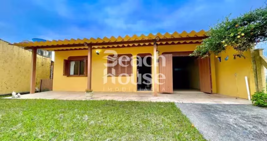 Casa bem localizada apenas 100 metros do mar em nova tramandaí não perca essa oportunidade