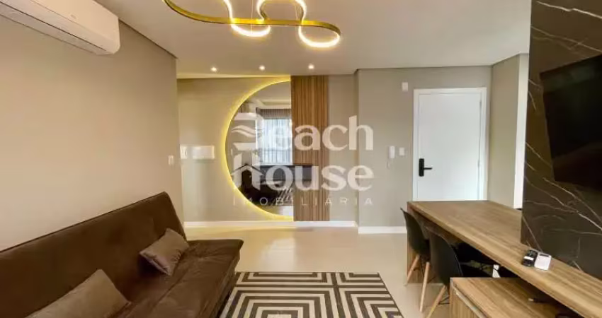 Charmoso apartamento mobiliado no coração da cidade – 1 quarto com móveis planejados, ar-condicionado e vaga de garagem !!!
