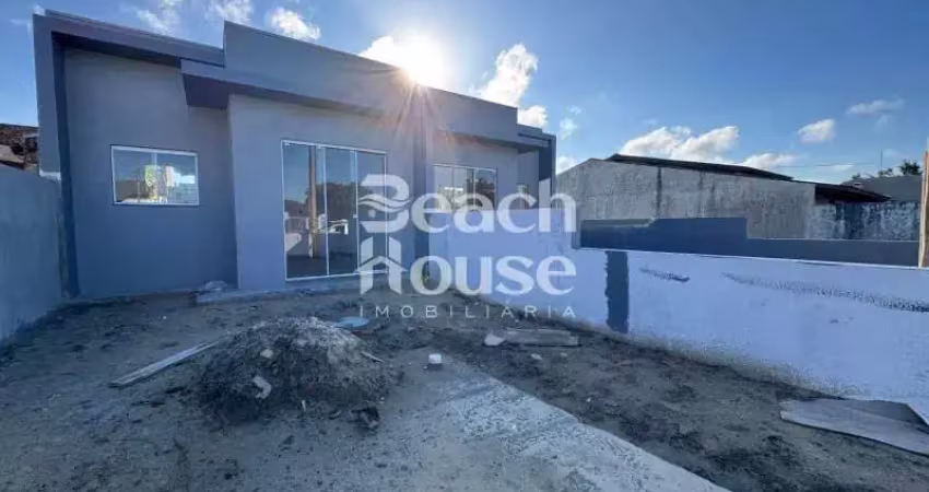 Casa geminada com dois dormitorios no bairro indianopolis!