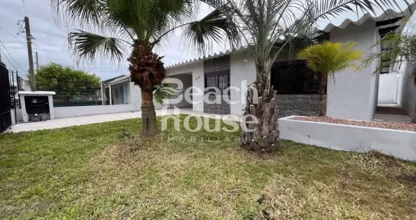 Linda casa muito bem localizada em tramandai, com 3 dormitórios sendo um dele suíte !!!!