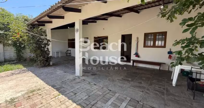 Magnifica casa, localizada no bairro nobre de oasis, contendo quatro dormitórios sendo um deles suíte !!