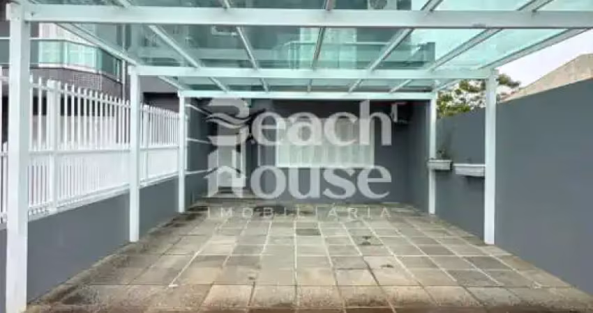 Lindo duplex semi mobiliado, em ótima localização, no centro de tramandaí!