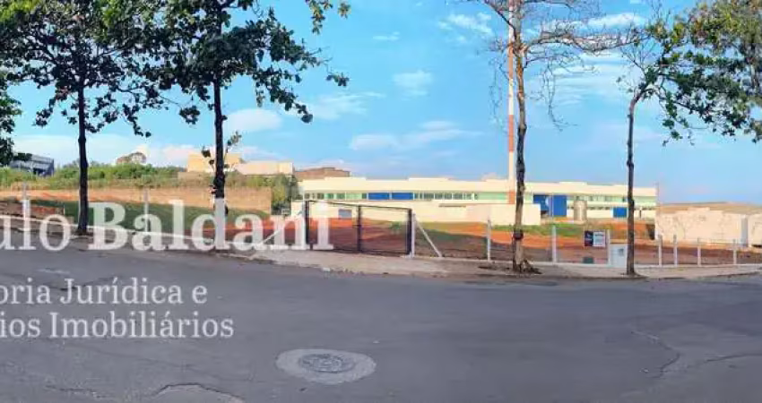 Terreno à venda na Rua Eugênio Bertini, 585, São Luiz, Americana