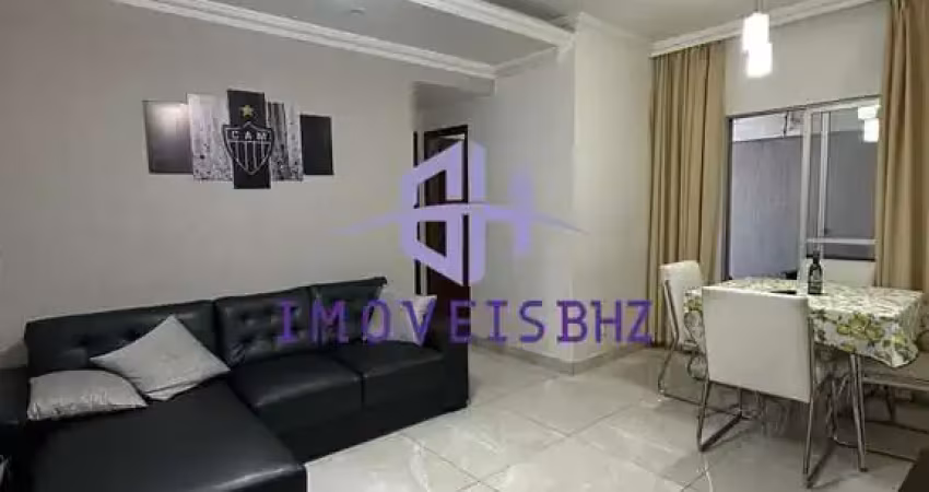 Apartamento de 2 quartos com área externa, 2 vagas e elevador no castelo.