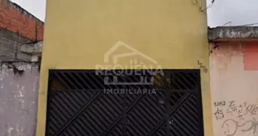 Casa de 01 dormitórios com lavanderia individual, ótima localização