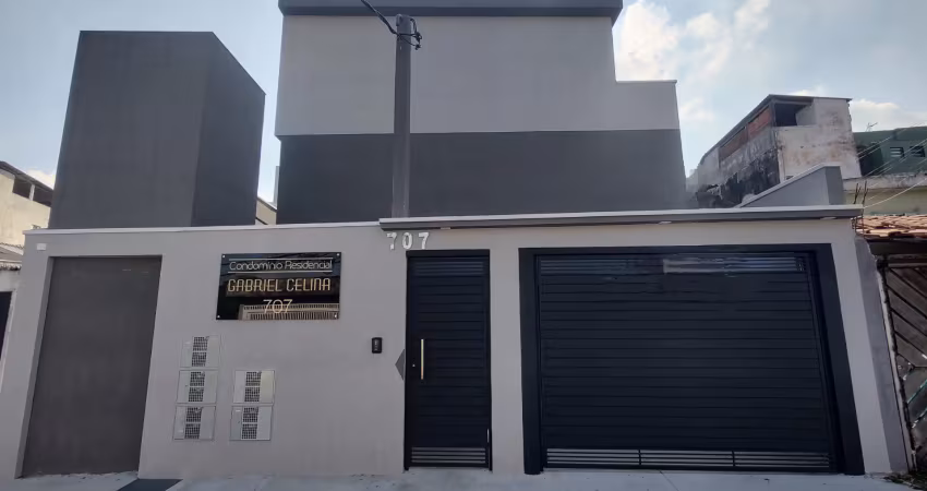 Sobrado em condomínio fechado, 2 dormitórios sendo 2 suítes e 1 vaga de garagem!