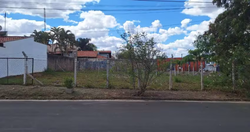 Terreno à venda na Rua Cornélio Tonolli, Cidade Jardim, Leme