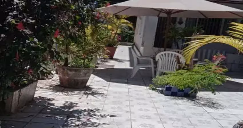 Vendo casa ideal para comércio rua do salete - barris 564m2 contrução 455m2 de terreno 6/4, 4 salas garagem venda r$ 2.000.000,00 aluguel r$ 25.000,00