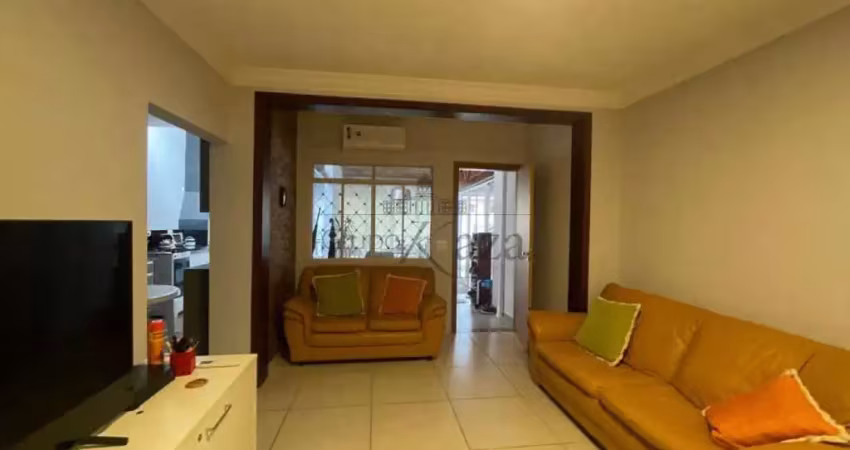 Casa com 2 quartos à venda na Professor Roberval Froes, 0, 12275, Jardim Esplanada II, São José dos Campos