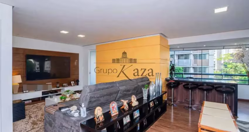Apartamento com 3 quartos para alugar na Rua Ministro Gabriel de Rezende Passos, Moema, São Paulo