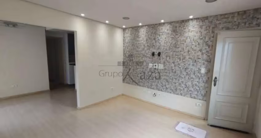 Casa com 3 quartos para alugar na Rua Ângelo Galo, Santana, São José dos Campos