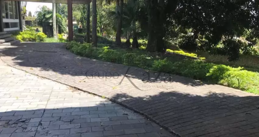 Casa com 3 quartos para alugar na Avenida Morumbi, Morumbi, São Paulo