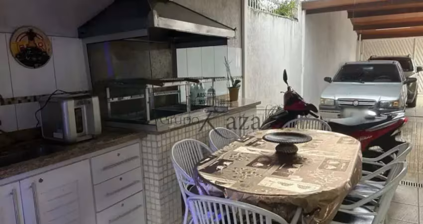 Casa comercial à venda na Rua Guanahani, Vila Rubi, São José dos Campos