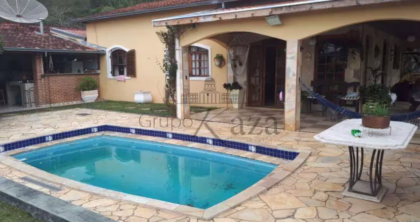 Chácara em condomínio fechado - residencial village alpino -  3 suítes - 1470m².