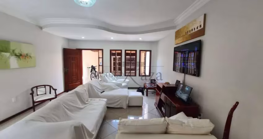 Casa com 3 quartos à venda na Rua Papa João XXIII, Vila Industrial, São José dos Campos