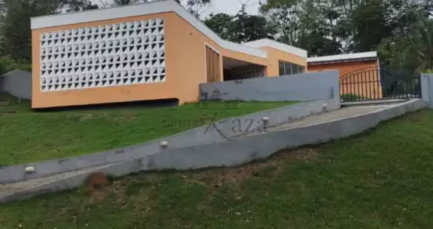 Oportunidade - casa em condomínio - condomínio recanto santa bárbara - jambeiro - 3 dormitórios - 200m².