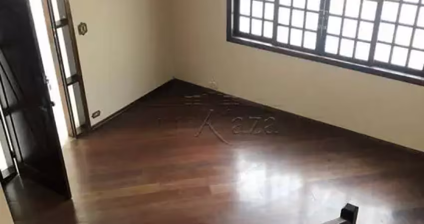 Casa com 3 quartos para alugar na Rua Francisco Paes, Centro, São José dos Campos
