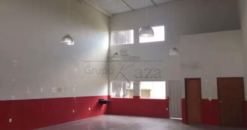 Casa comercial para alugar na Avenida Júlio César Villaça, Jardim Santo Onofre, São José dos Campos