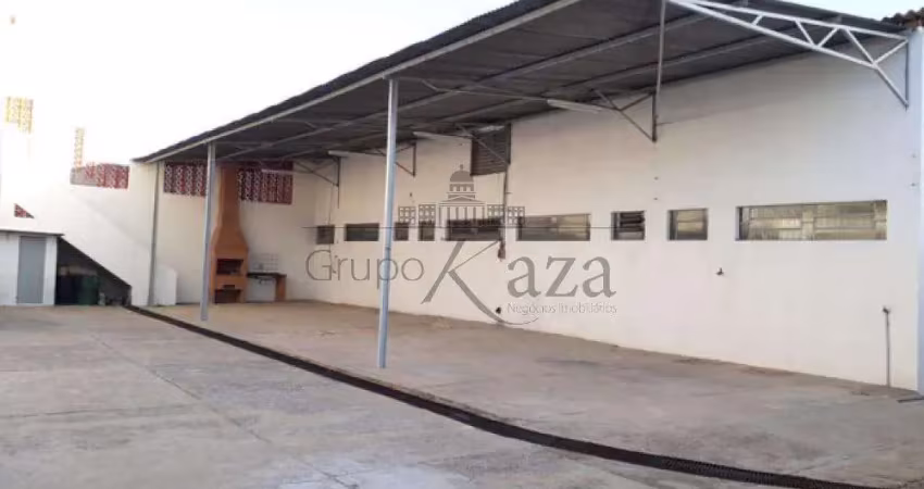 Casa comercial para alugar na Avenida Rui Barbosa de 1008/1009 a 2185/2186, Vila Rossi, São José dos Campos