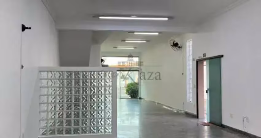 Casa comercial para alugar na Rua Treze de Maio, Centro, Jacareí