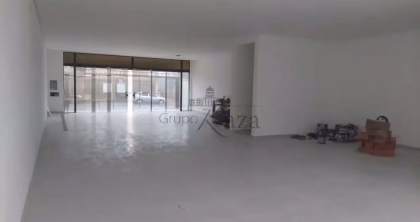Prédio para alugar na Rua Três de Abril, Prédio inteiro, Centro, Jacareí