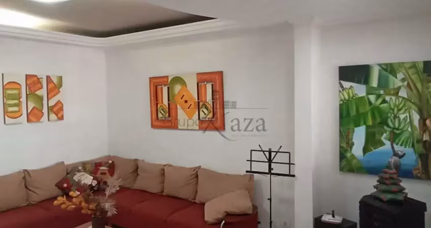Casa com 5 quartos à venda na Rua Campos Sales, 512361, Centro, Jacareí