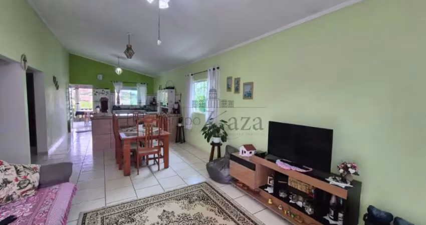 Oportunidade - chácara - chácaras rurais guararema - jacareí - 2 dormitórios - 160m².
