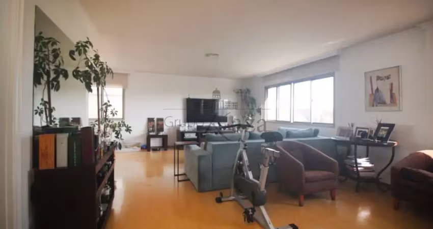 Apartamento com 4 quartos para alugar na Rua Hungria, 562088, Jardim Europa, São Paulo